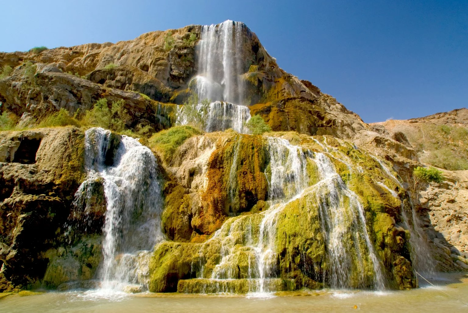 shutterstock 35296105 1536x1029